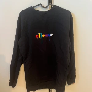 Tröja  - Tröja från ellesse, haft i några år men knappt använt! 