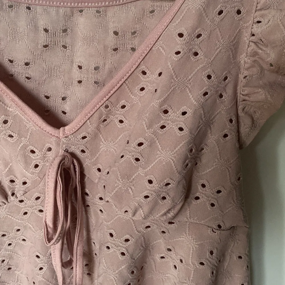 Super gullig rosa topp perfekt för sommaren i storlek xs!🌸. Yläosat.