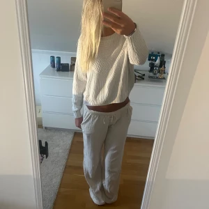 Vit stickad tröja - Fin stickad tröja, hör av er innan köp🩷