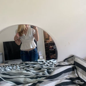 Topp från chiquelle  - Säljer nu min jätte söta topp från chiquelle, köpte för 450, säljer för 300😊 skriv privat om ni undrar något❤️