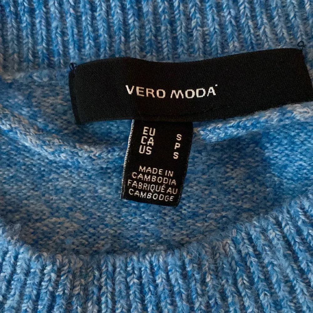 En jätte fin tröja från vero Moda 💘används tyvärr inte lika ofta men använd 2-3 gånger ungefär💞. Stickat.