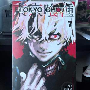 Tokyo Ghoul vol 7 i nyskick, fick dubletter till jul så har inte ens öppnat den, nypris ligger runt ca 160kr