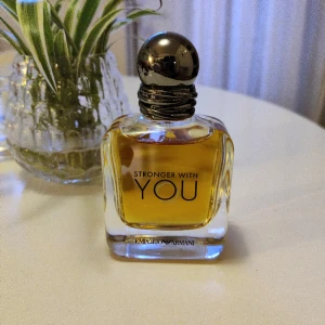 Armani Stronger With You - Använd ett fåtal gånger, säljs för bra pris då varken låda eller kvitto finns. Nypris ca 500kr