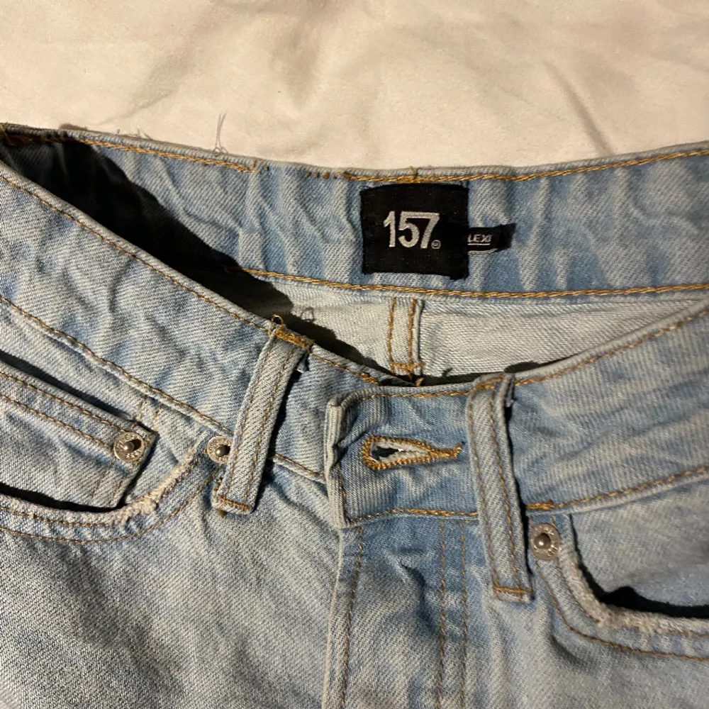 Säljer mina jeans shorts som aldriga är använda bara testade köpta för 150 och säljer för 90. Shorts.