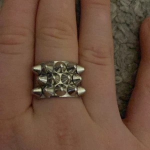 Edblad ring - Vill någon byta mot guld i samma storlek?