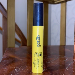 Eyebrow gel got2b - Ett ögonbryns gel från got2b glued. Andvänd en gång. Pris kan diskuteras.