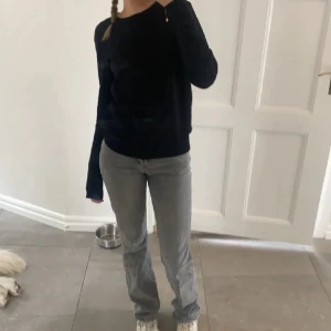 Full length flare jeans  - Säljer dessa jeans ifrån Gina då ja råkat köpa två, i nyskick, skriv privat för egna bilder🤍