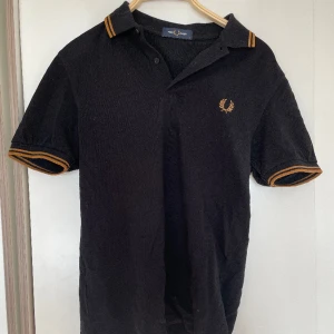 Fred Perry  - Fred Perry piké i riktigt riktigt fint skick 😁