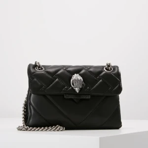 KURT GEIGER VÄSKA - Säljer nu min Kurt Geiger väska, svår att få tag på !! Använd men i mycket bra skick, inköpt på Zalando nypris 2000