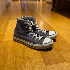 Converse storlek 37 unisex - Bra skick! Storlek 37  Unisex Pris kan diskuteras. 