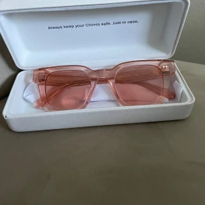 Chimis pink  - I 04 pink. Dem har ingen skada eller repor utan ör i helt perfekt skick köpte dem för ett halvår men älskar färgen men vill inte ha dem längre. Kan lägga till prisförslag om ni vill.