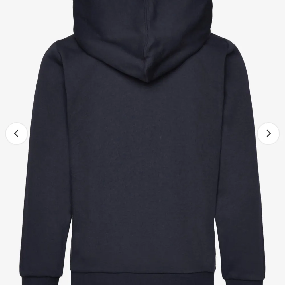 Snygg hoodie som tyvärr inte kommer till användning 🧡. Hoodies.
