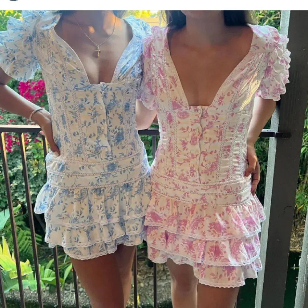 Säljer denna as deömmiga sommar klänning wow 🩷🩷❤️❤️ den rosa!!!. Klänningar.