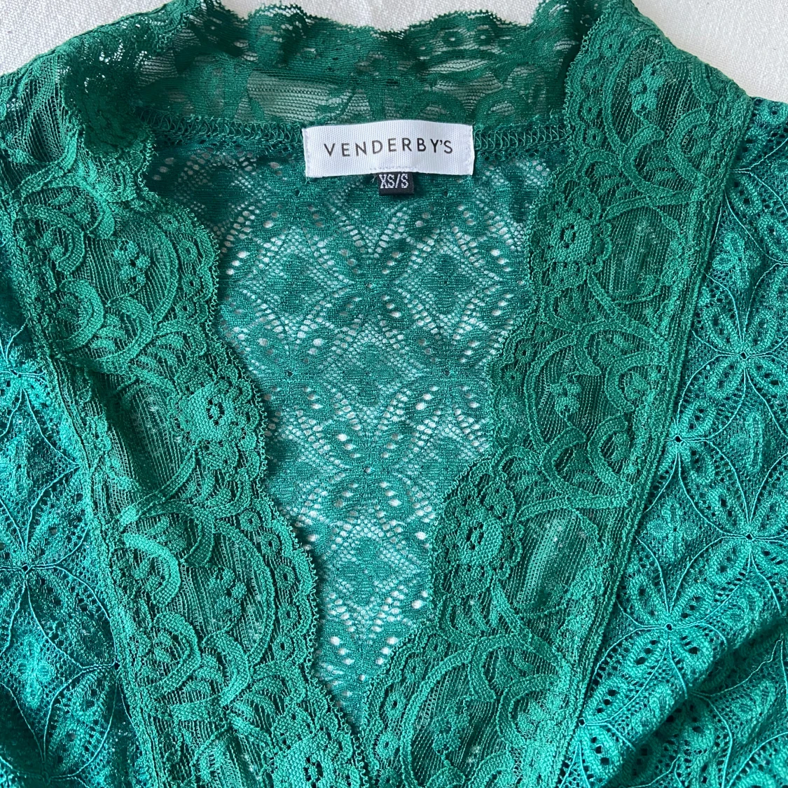 Venderbys pretty lace top - 92