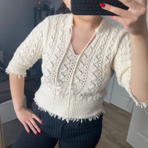 Topp - Ribbad topp, från zara som jag rndast använt ungefär 3 gånger💝💝