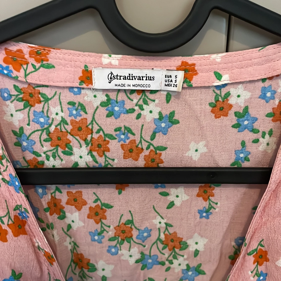 Blommig sommarklänning  - 90