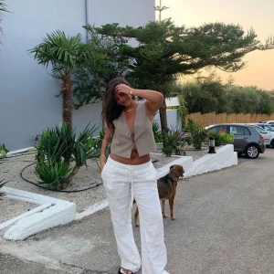 Alobha linnebyxor  - Säljer dessa slutsålda linnebyxorna från alobha label. Köpta förra sommaren men använda Max 3 gånger då dom inte passar mig💕💕