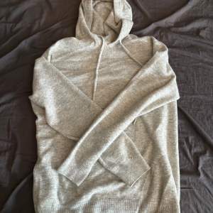 Merino hoodie från gardegrisch, aldrig andvänd då den inte passade, storlek s, nypris 1099