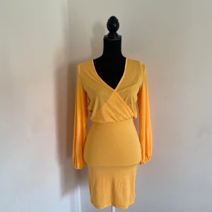 Klänning  - Klänning ifrån Bubbleroom Stolek XS Oanvänd 