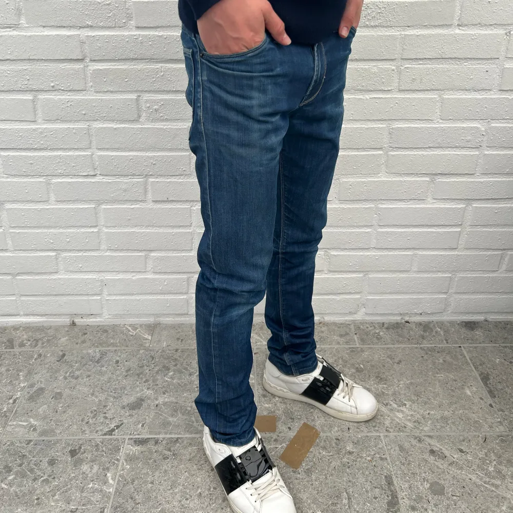 J.lindberg slim jeans || Nyskick, knappt användna || Passar 175-182 cm || Skriv vid minsta fundering! Mvh, CH . Jeans & Byxor.