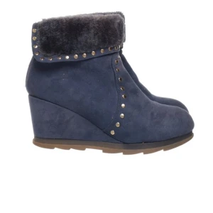 Kilklackar - Snygga och unika kilklackar. Endast använt 1 gång. Säljer då dem är för små för mig. Pris kan diskuteras