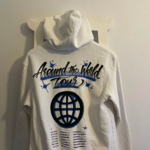 Hov1 merch - Bra skick! Sann i storlek 
