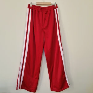 Vida byxor 38 - Selling pants from PrettyLittleThing, in size 38. Soft & comfortable. In great condition.