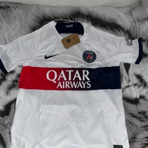 Psg Tröja Storlek S - Vid frågor eller för mer bilder Dm’a