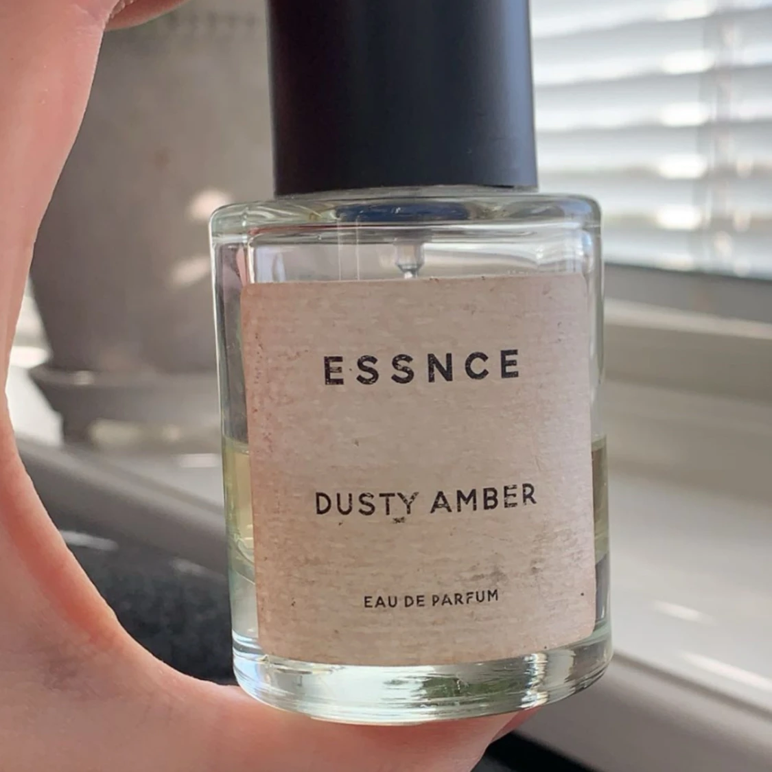 Dusty amber essnce