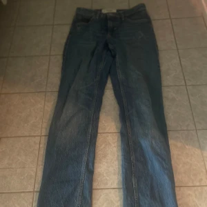 basic jeans  - orginalpris:499kr