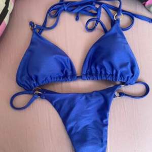 Marinblå bikinis från Shein i stl 34🤍 I nyskick, bara testade!! Postar samma dag du köper
