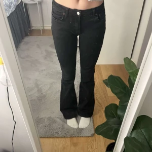 Weekday jeans  - Säljer dessa snygga jeans från Weekday då dom inte kommer till användning!💖