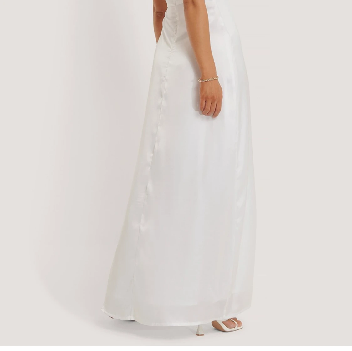 Balklänning i satin  - 90