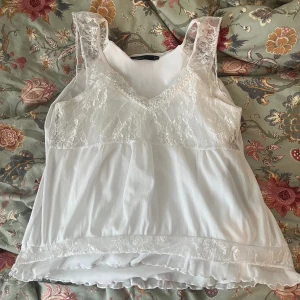 Spets topp - Supersöt topp i spets