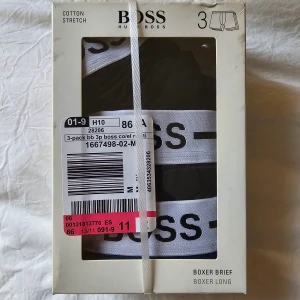 Hugo Boss kalsonger NYA - Oanvända, fortfarande i förpackningen som bara fått sig en smäll.