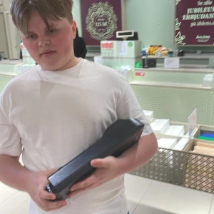 Cykelbatteri - lite för stor ganska tung men inga små defekter