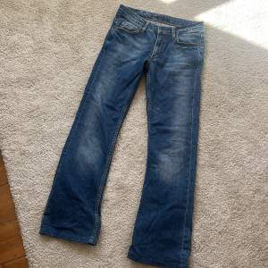 Snygga jeans som tyvärr blivit för små 💕