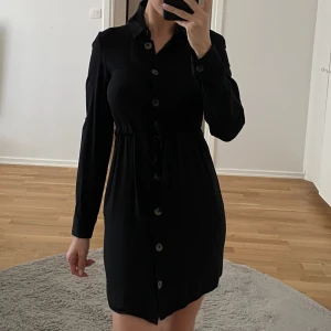 Svart klänning  - Svart klänning, storlek xs, perfekt skick