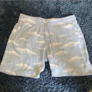 Cloud Printed shorts (1/2 of set)