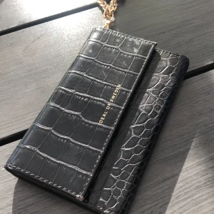 Ideal of sweden mobilskal  - Använd ett få tall gånger och kommer i  fint skick🤍