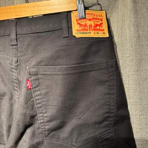 Jeans från Levi’s använda ett fåtal gånger! Workwear fit Storlek W32 L30