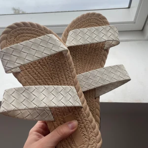 Vita sandaler  - Vita strandsandaler  Från shein men med bra kvalitet  