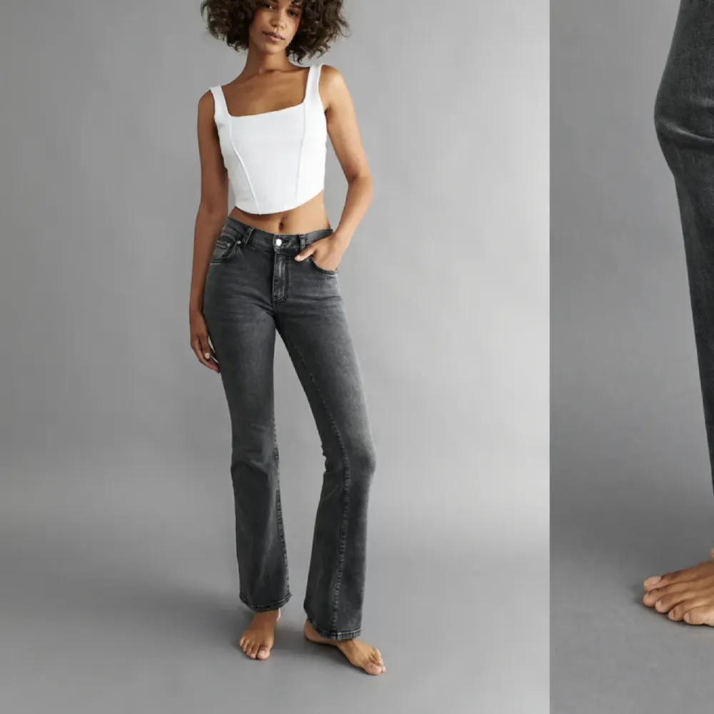 Lågmidjade bootcut jeans i jättebra skick, säljer för de blivit för små . Jeans & Byxor.