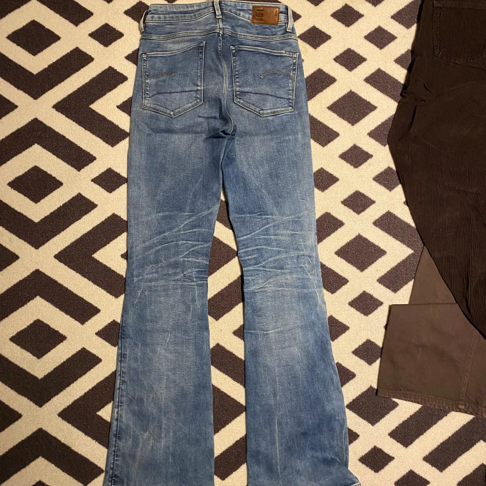 g star jeans i bra skick, bootcut/flare. . Jeans & Byxor.