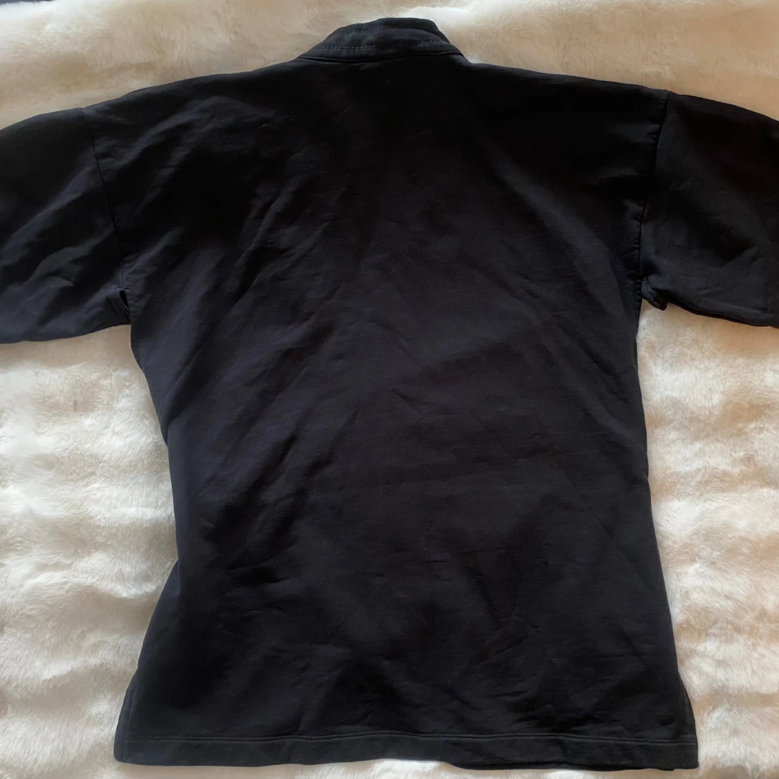 Svart kofta i kimono modell i sweatshirt material i strl M från Rue de Tokyo i nyskick  - 92