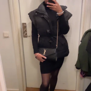 Väst - Säljer denna västen