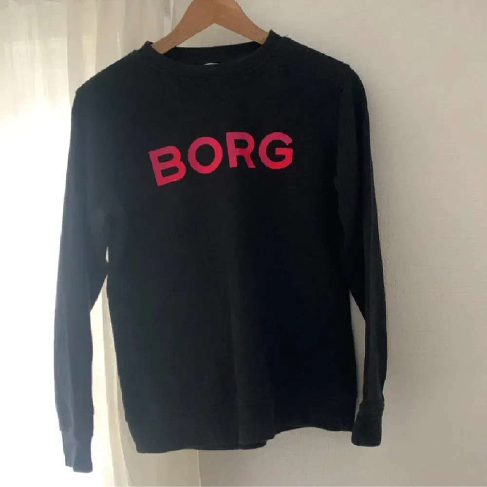 Björn Borg sweatshirt i fint skick, använd fåtal gånger, storlek xs. Tröjor & Koftor.