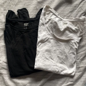 Basic tröja - Svart och vit långärmad tröja från lager 157, går bra att köpa en tröja för 30 kr. Knappt använt någon av dom.