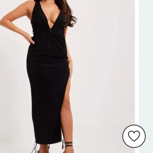 Svarta klänning - Jättesnygg klänning, köpte från Nelly. Har använt endast en gång. 