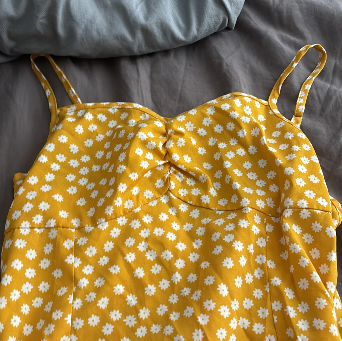 Gul sommarklänning - 90